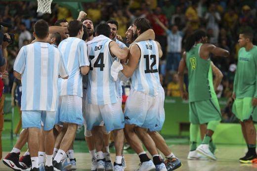 Básquet: Argentina, ya clasificada, pierdió ante España