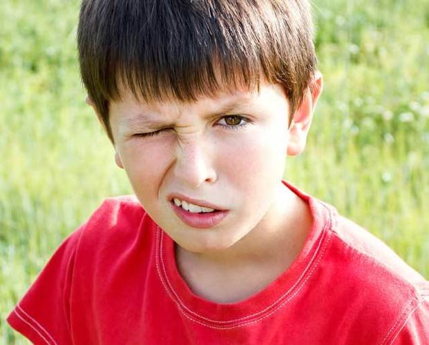 Los tics infantiles pueden esconder males severos