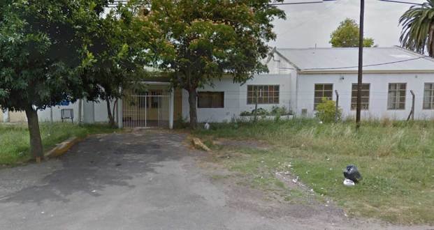 Delincuentes golpearon en una escuela 
de 137 y 86