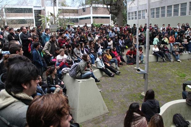 Medicina: estudiantes exigen a la UNLP que cumpla con la auditoría