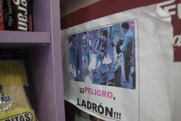 Lo habían escrachado con fotos, pero los asaltó igual