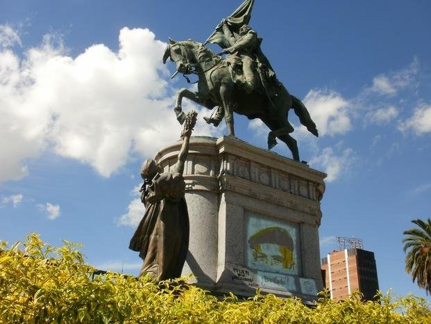Cielo algo nublado y máxima de 18 grados en La Ciudad