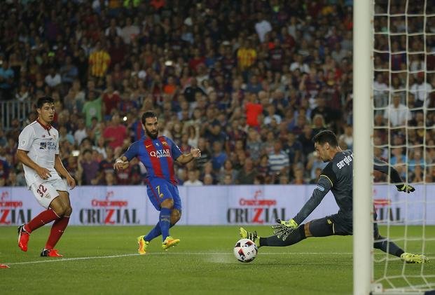 Gol y asistencia de Messi para un nuevo título del Barcelona