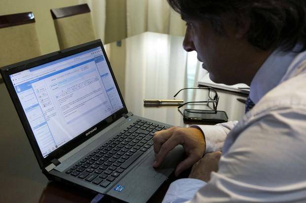 La “Justicia electrónica”abre una dura brecha entre los abogados