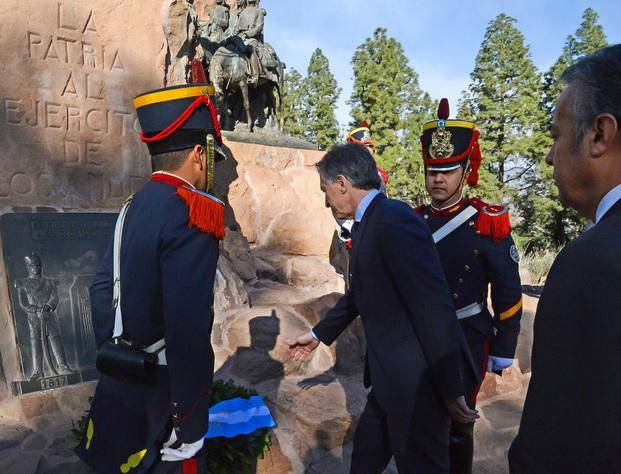 El Presidente insiste: “Hay dirigentes que siguen poniendo palos en la rueda”