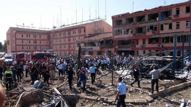 Dos atentados sacuden Turquía: 6 muertos y cerca de 200 heridos