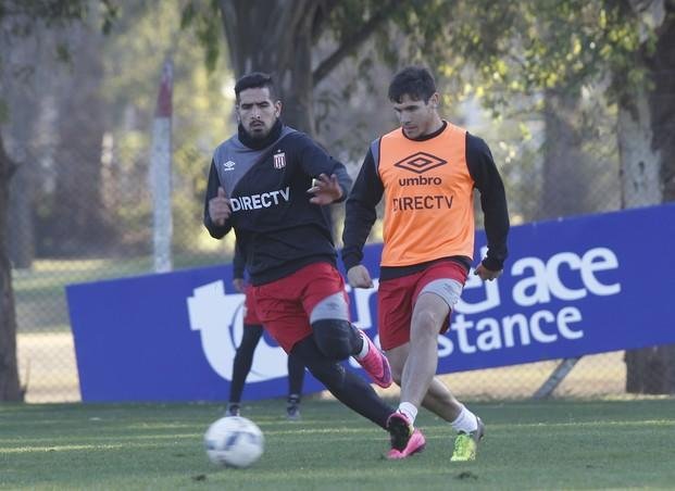 Estudiantes tiene todo listo para sumar un defensor