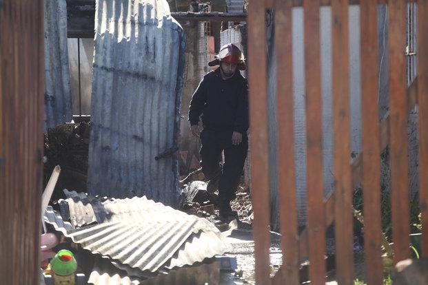 Avanzan los peritajes por el trágico incendio en Hernández