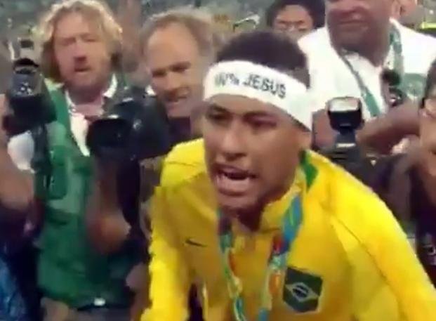 VIDEO: El enojo de Neymar que no se vio tras ganar la medalla