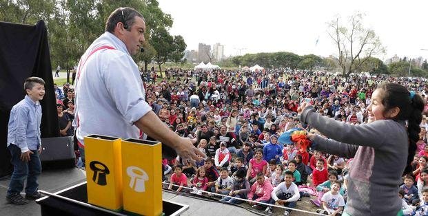 Multitudinario festejo del Día del niño en Lanús