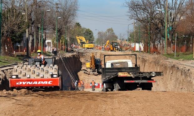 Recorrida por obras del derivador de avenida 31