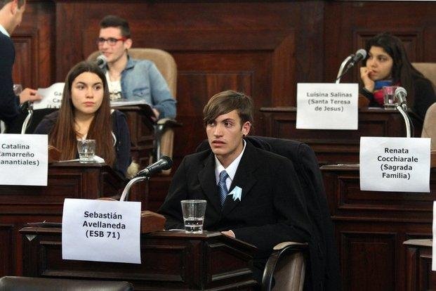 El primer parlamento joven