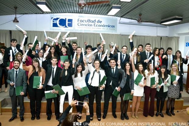 Flamantes profesionales ya tienen su titulo