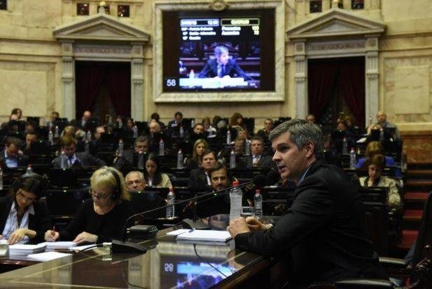 Buscan apurar la ley de empleo joven que espera tratamiento en Diputados