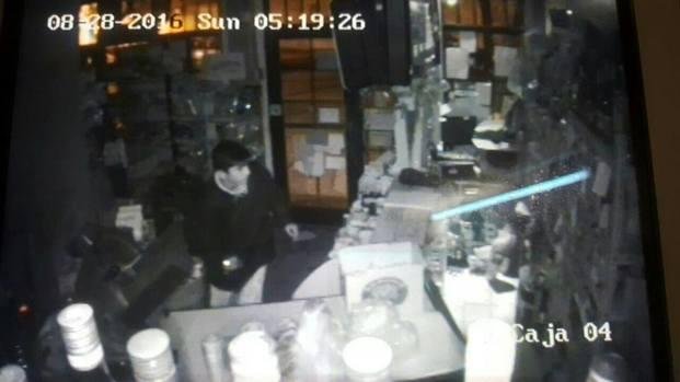 Video: saqueo y destrozos en un kiosco de 6 y 63