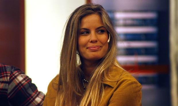 Camila, ex Rombai, volvió a destapar la olla