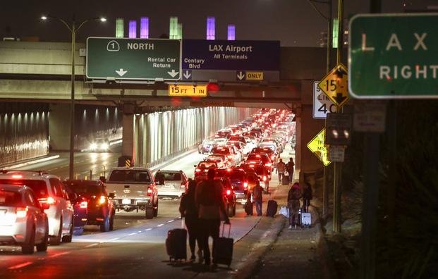 Cerraron el aeropuerto de Los Angeles por un supuesto tiroteo