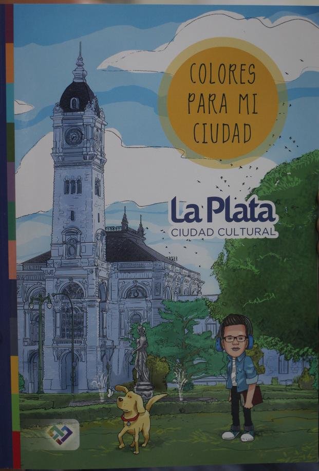 Entregan libro oficial a alumnos de Jardín y Primaria con sitios emblemáticos de La Plata