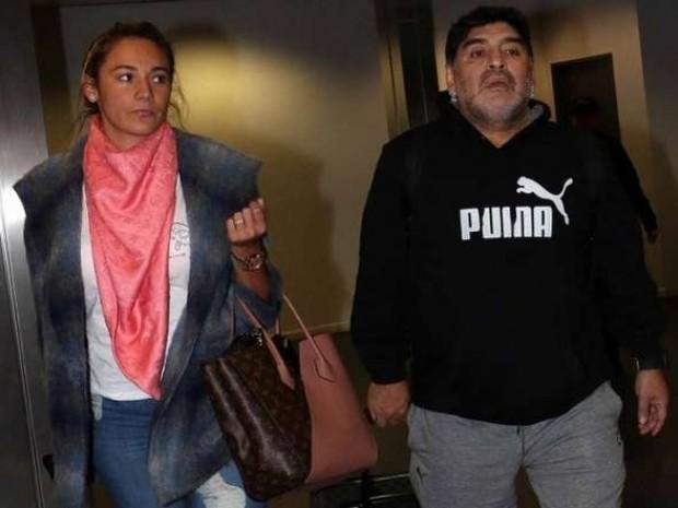 Salió a la luz el video de Maradona recibiendo la noticia de que no podía salir del país