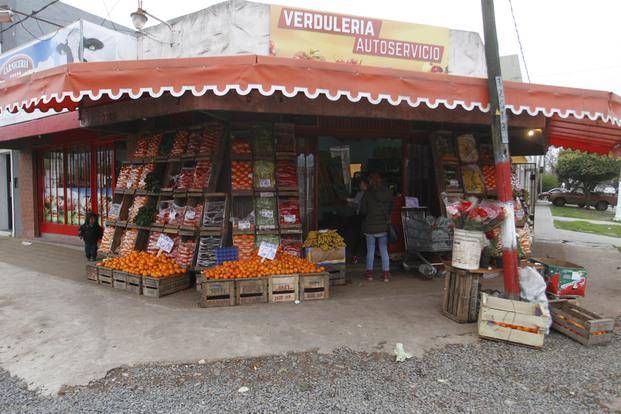 Abrieron una verdulería hace  tres meses y ya   los asaltaron