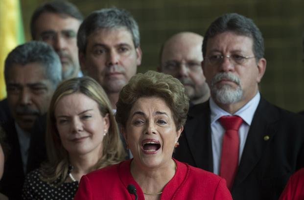 Rousseff denunció la consumación de un "golpe" de Estado en Brasil