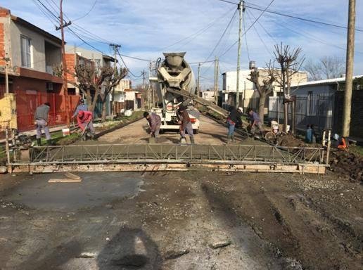 Obras de pavimento y bacheo en el Municipio