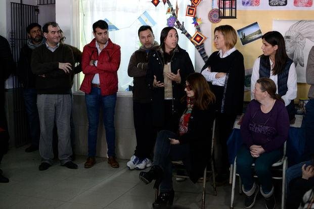 Visita oficial a la escuela media Nº 9 y comedor Santa Lucía