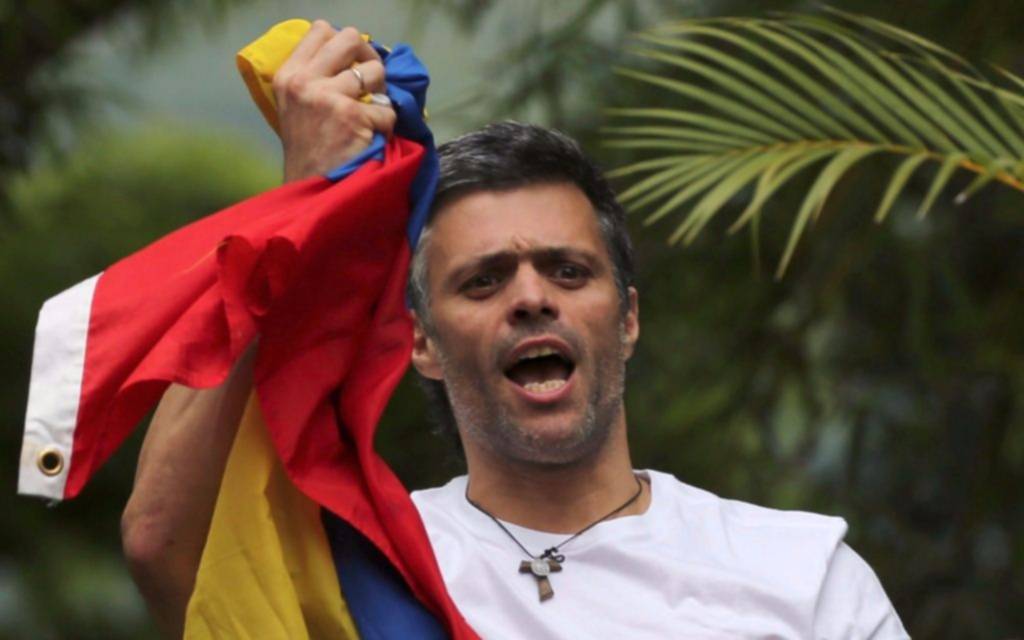 Crece la tensión en Venezuela: Leopoldo López fue llevado otra vez a una cárcel militar