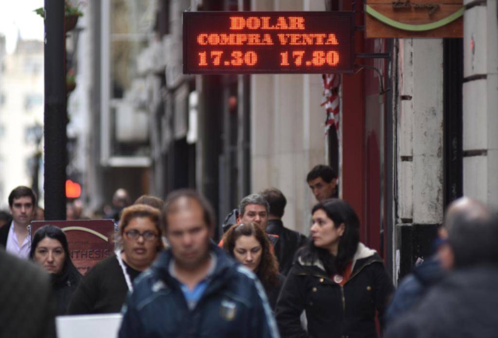 El dólar arrancó agosto en baja