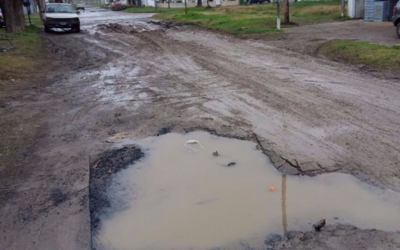 Siguen las quejas por calles intransitables  en los barrios de la Ciudad
