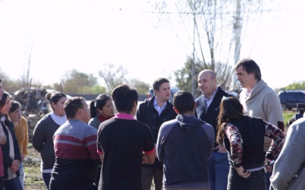 Molina y Bullrich recorrieron el barrio Monte-Matadero y dialogaron con los vecinos   