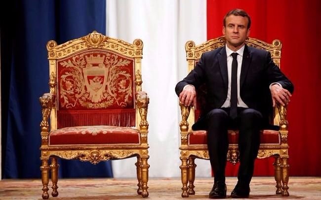 En Francia prohíben a los diputados contratar a familiares