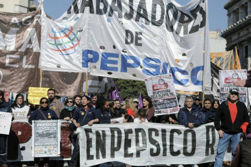 Más protestas y caos