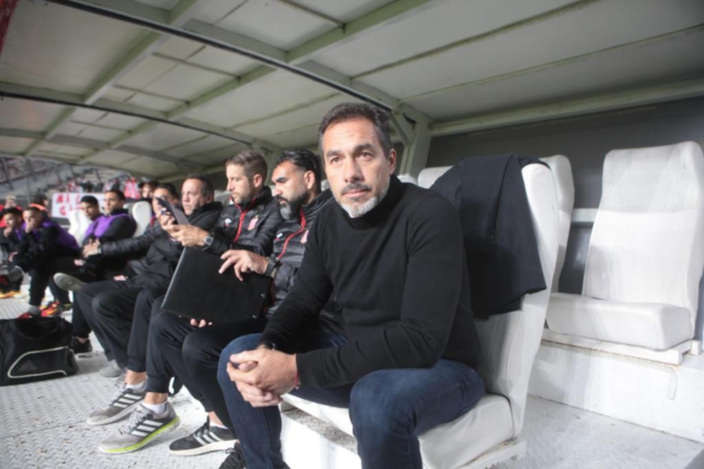 “Destaco la entrega de todos los jugadores para pasar de ronda”