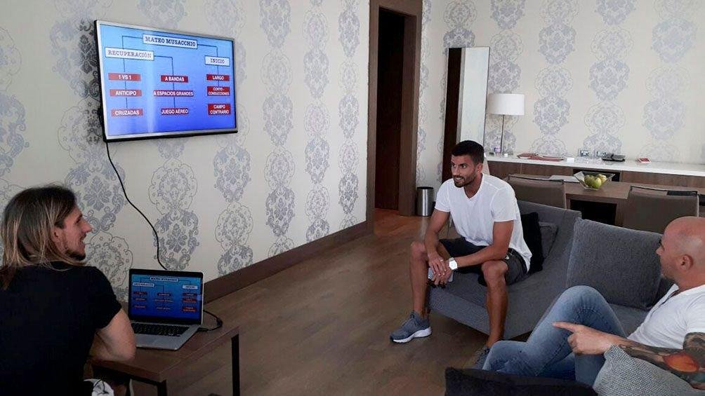 Sampaoli sigue de gira europea