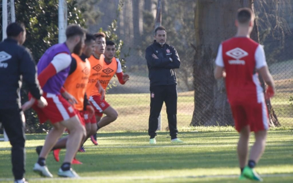 Entrenó en City Bell, con una cara nueva