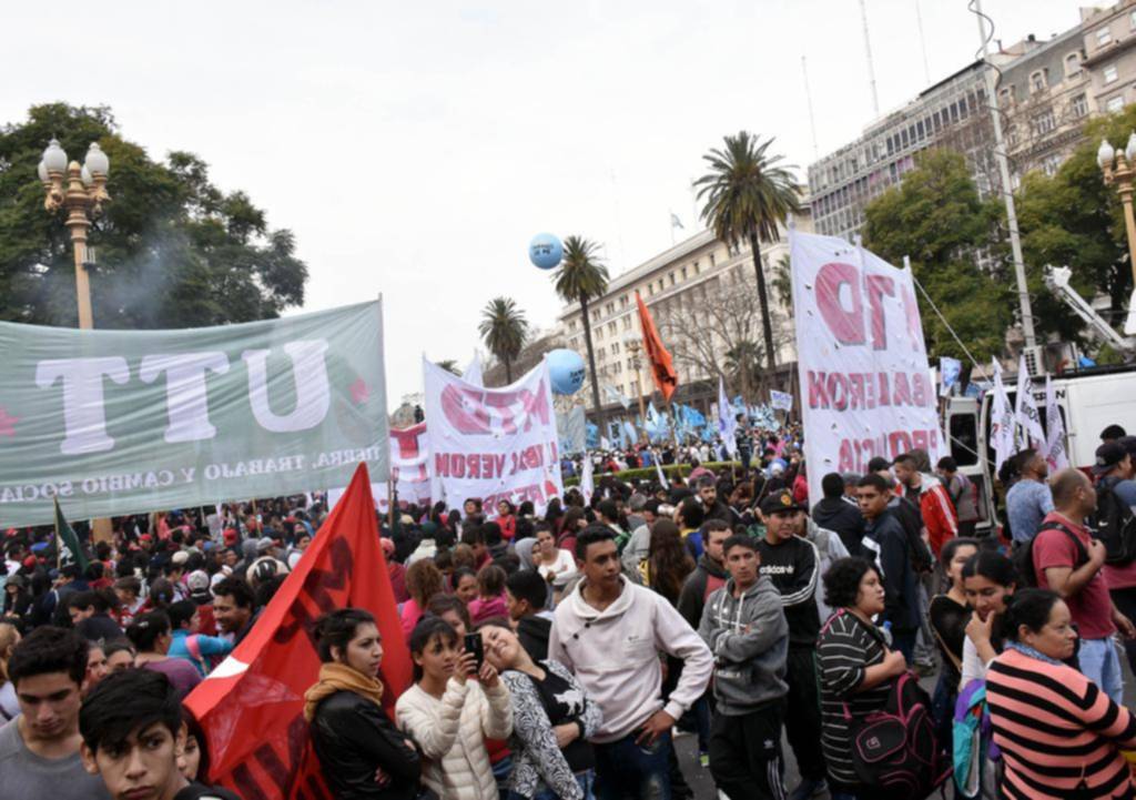Las organizaciones sociales siguen en la calle por la ley de emergencia alimentaria