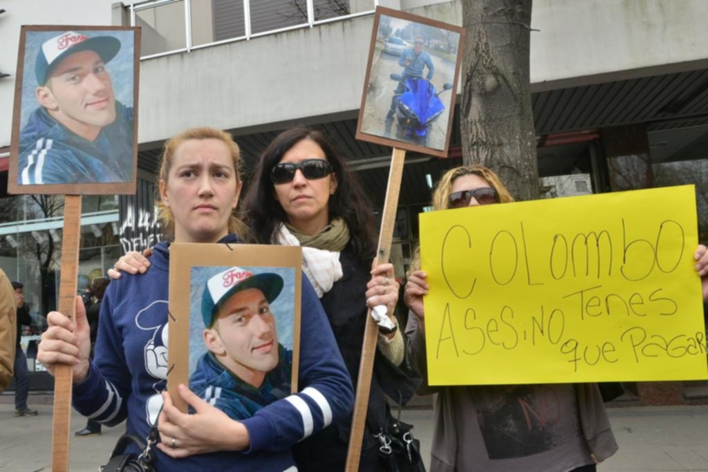 En medio del dolor, reclamaron justicia por el joven asesinado en Villa Catela