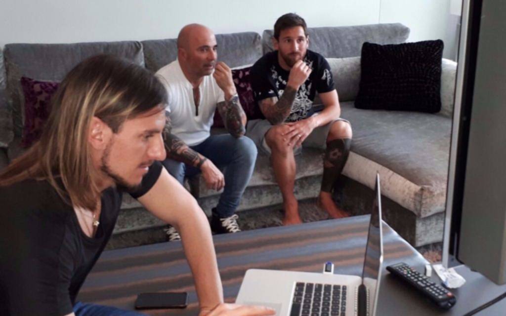 Messi invitó a comer a Sampaoli, miraron videos y hablaron de fútbol por más de tres horas