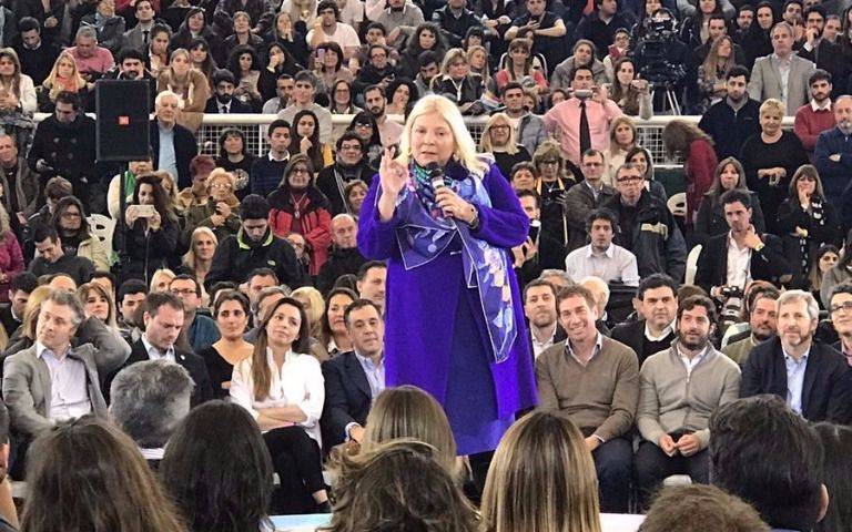 Carrió, contra el kirchnerismo: "Si se levantara Evita los mataría"