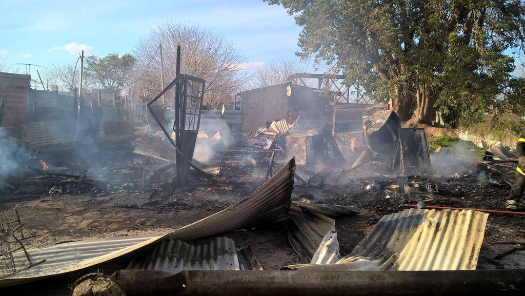 Una familia de La Granja se quedó en la calle por un incendio