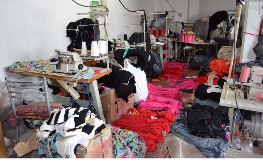 Rescataron a diez familias en el allanamiento a dos talleres clandestinos en Ciudadela