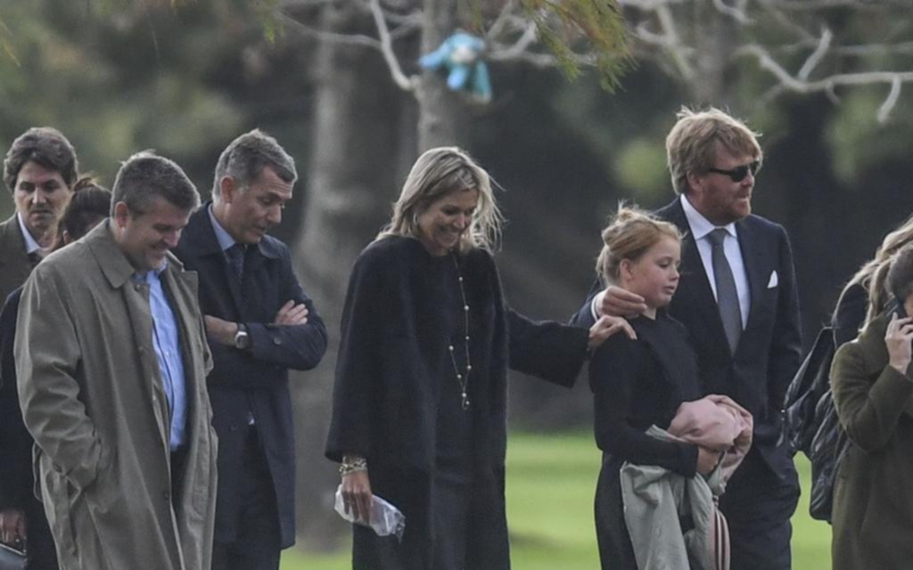 Máxima despidió a su padre acompañada de la familia real