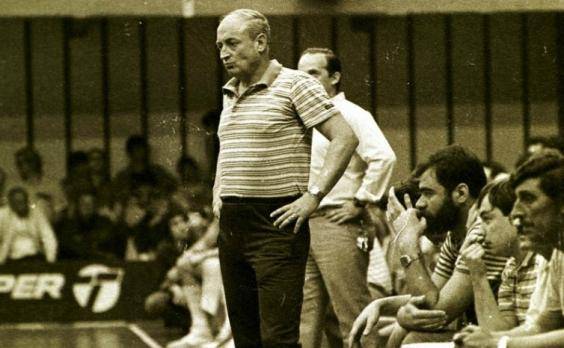 Murió “Tite” Boismené, ex DT de la Selección de Básquet