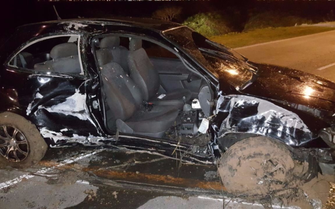 Tránsito fatal en Berisso: un automovilista murió al chocar contra una columna