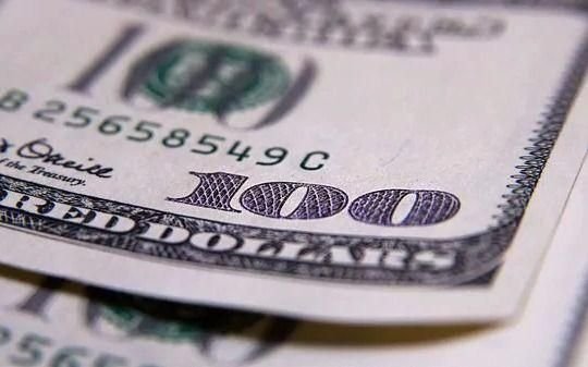 El dólar minorista subió 15 centavos y cerró a $17,64 para la venta