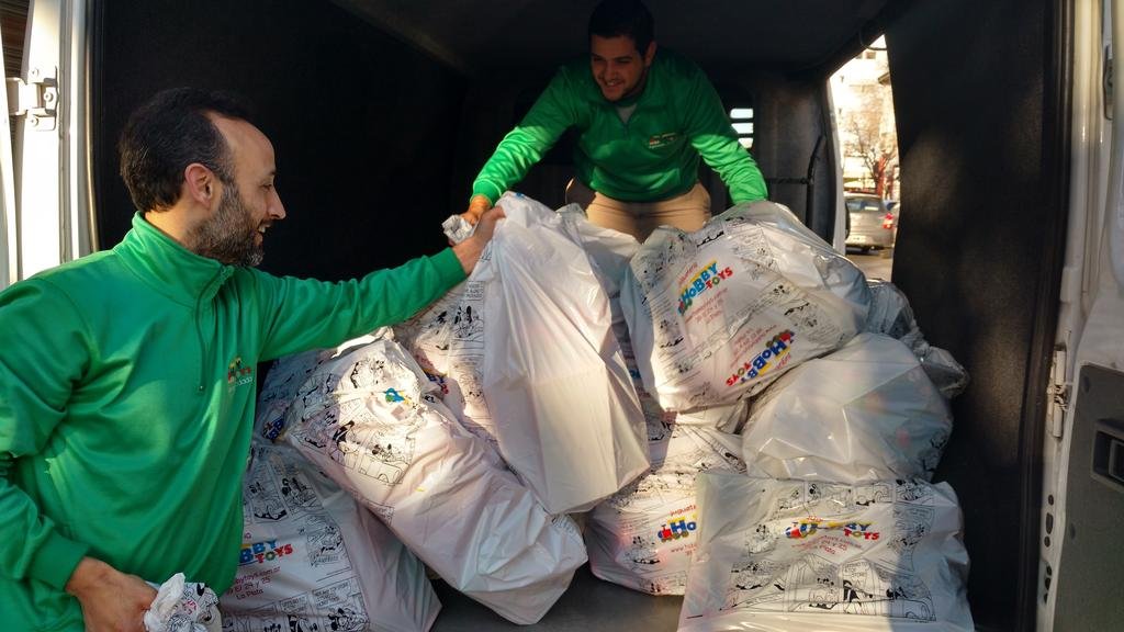 Siguen llegando donaciones para la colecta de juguetes que impulsan EL DIA y la FM 99.1