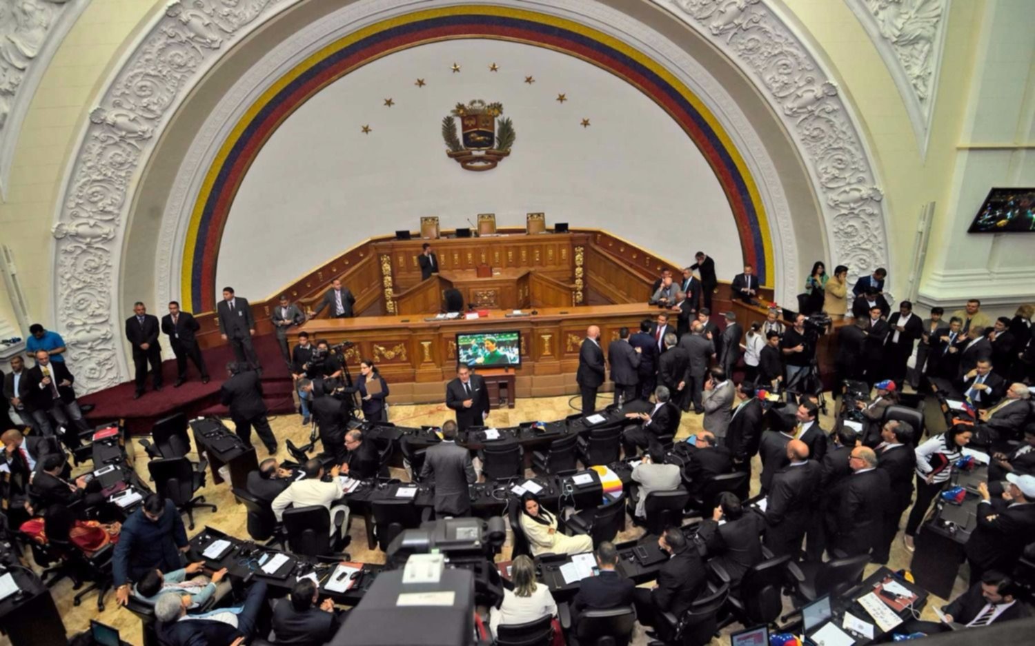 Disuelven el Parlamento de mayoría opositora en Venezuela