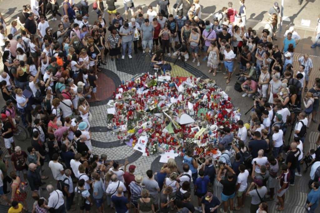 Una argentina y una residente italiana entre las víctimas fatales de Barcelona
