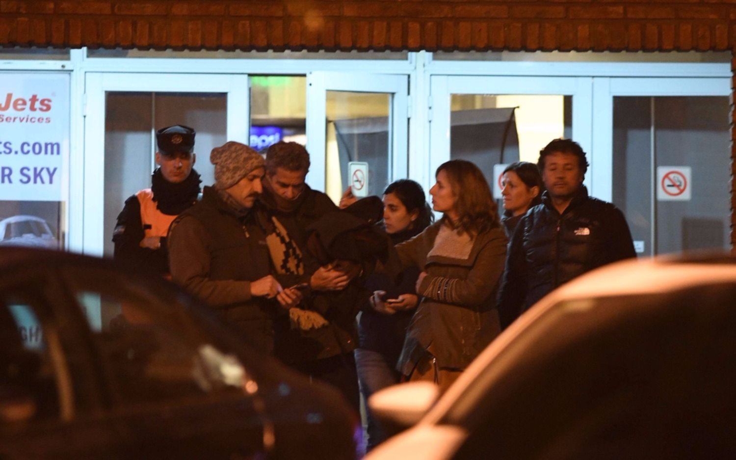 Los familiares de los pilotos y el pasajero recibieron la noticia del halllazgo 